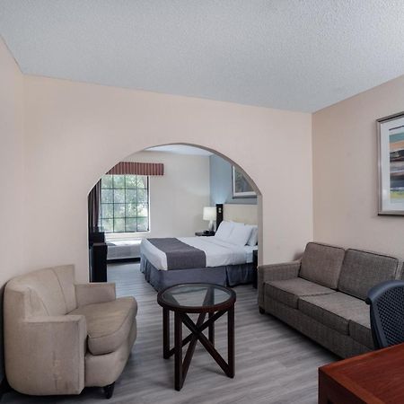 Baymont By Wyndham Hinesville Fort Stewart Area Exteriör bild