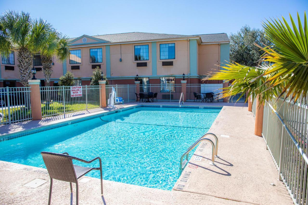 Baymont By Wyndham Hinesville Fort Stewart Area Exteriör bild